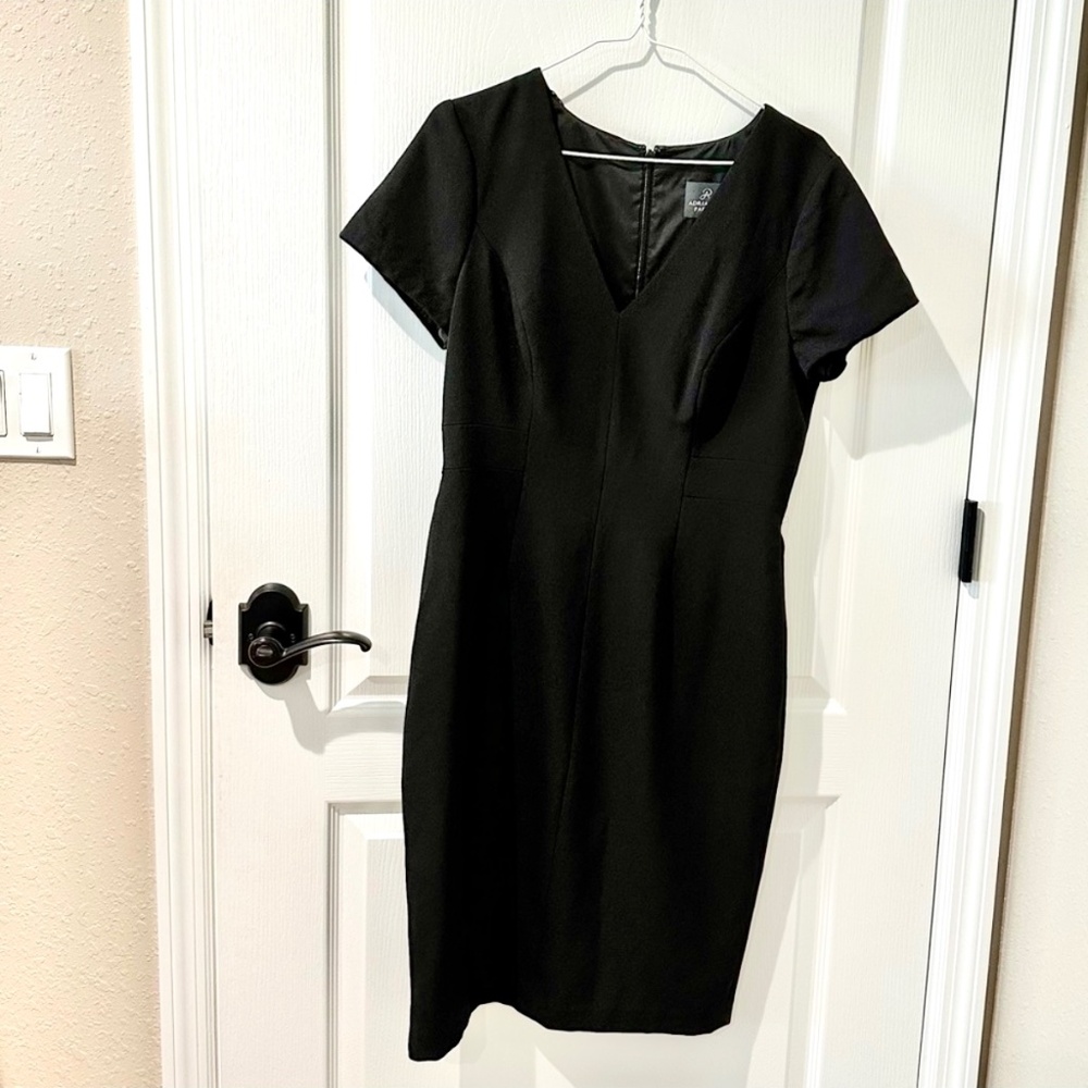 Adrianna Papell Sz 8 Classic Black Short Sleeve Sheath Dress